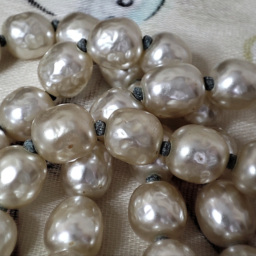 Miriam Haskell Signed Single Strand Necklace Faux Baroque Pearl Clasp Vintage - Picture 10 of 12